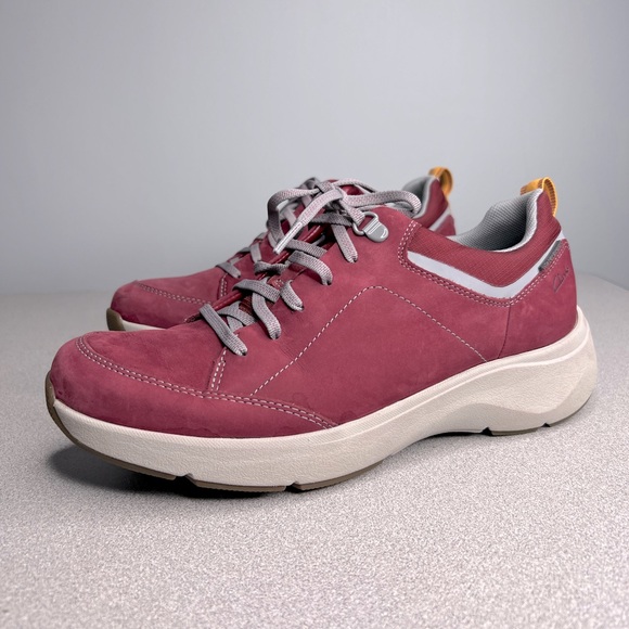 Women’s Clarks Wave 2.0 Lace Waterproof – Wine - Picture 2 of 9